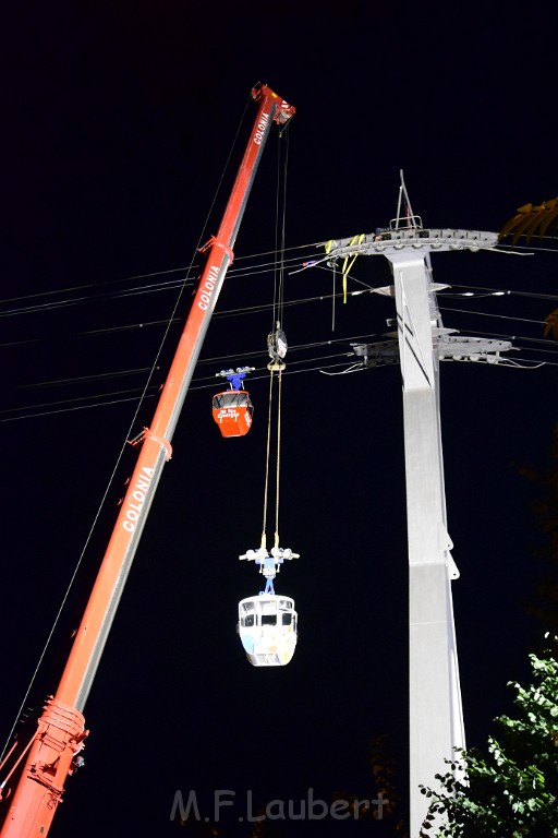 Koelner Seilbahn Gondel blieb haengen Koeln Linksrheinisch P965.JPG - Miklos Laubert